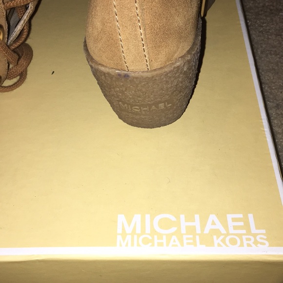MK boots - Picture 3 of 3